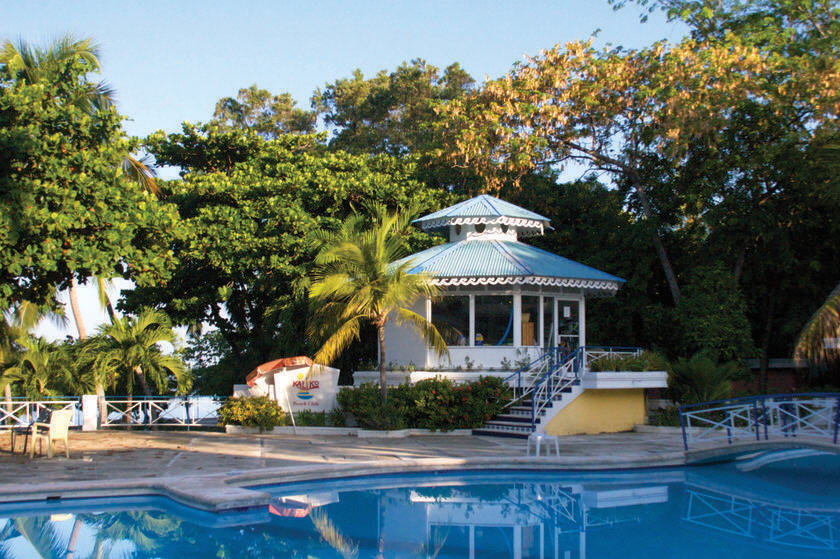 Kaliko Beach Club exterior