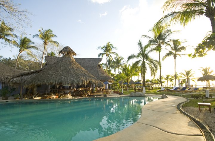 Bahia Del Sol Beachfront Hotel exterior