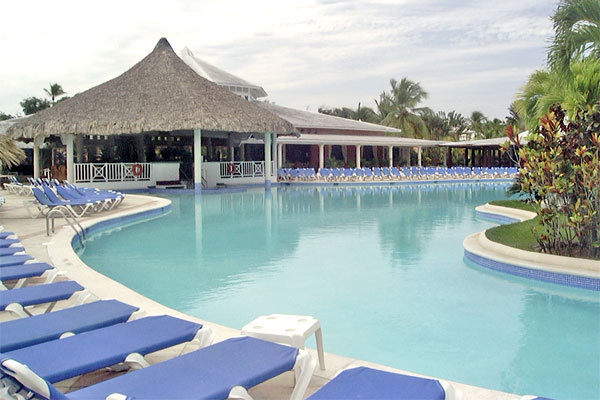 Bahia Principe San Juan bar de piscine