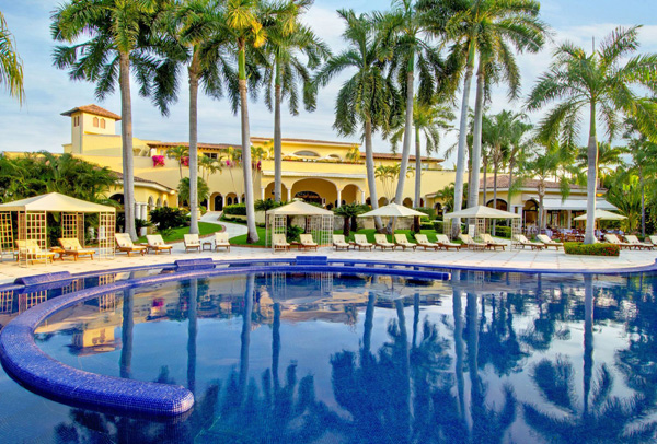 Casa Velas Hotel exterior