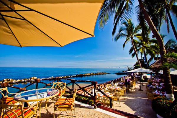 Costa Sur Resort And Spa beach bar