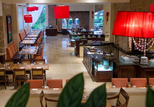 Marriott Casa Magna lobby