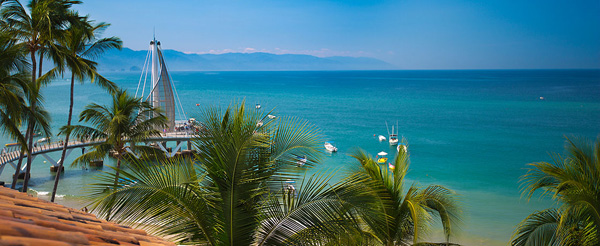 Playa Los Arcos sun beds