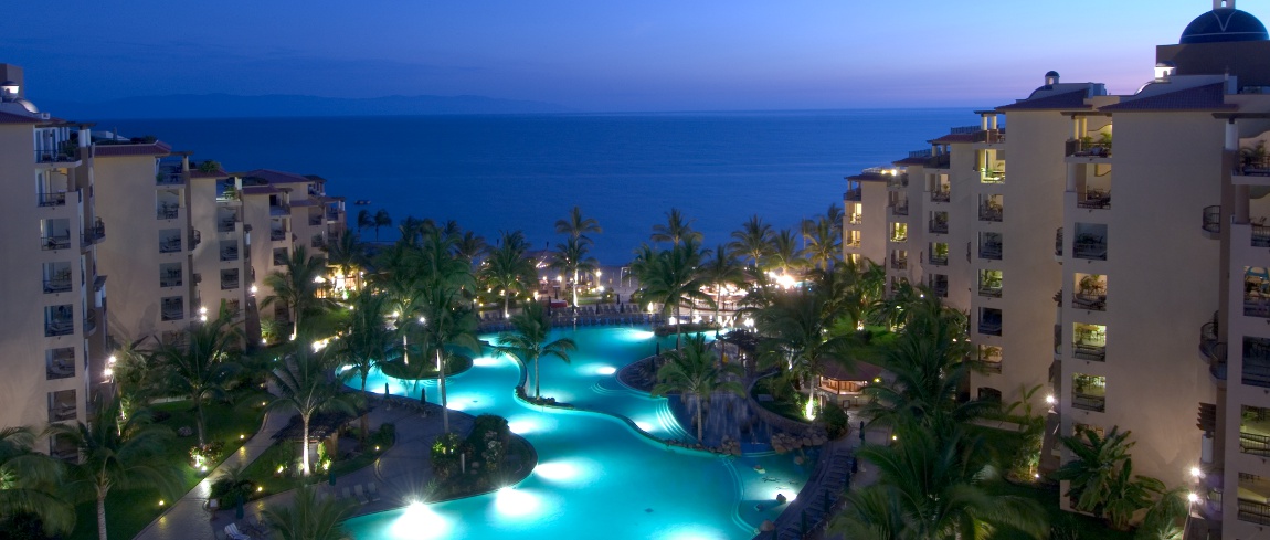 Villa Del Palmar Flamingo Beach Resort grounds