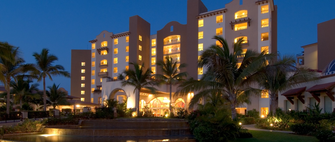 Villa Del Palmar Flamingo Beach Resort grounds