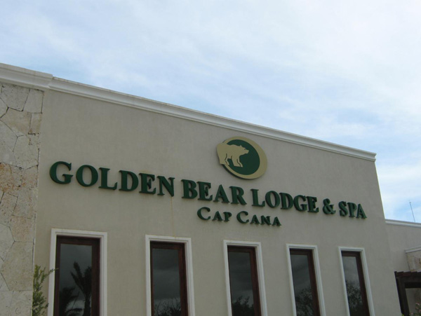 Golden Bear Lodge exterior