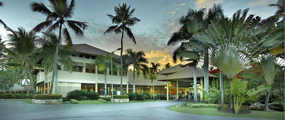 Grand Palladium Palace entrance