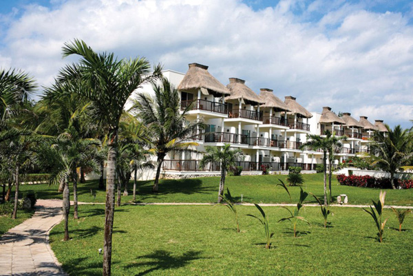 Akumal Beach Resort exterior