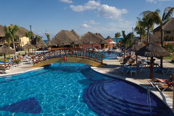 Allegro Playacar Beach Club exterior