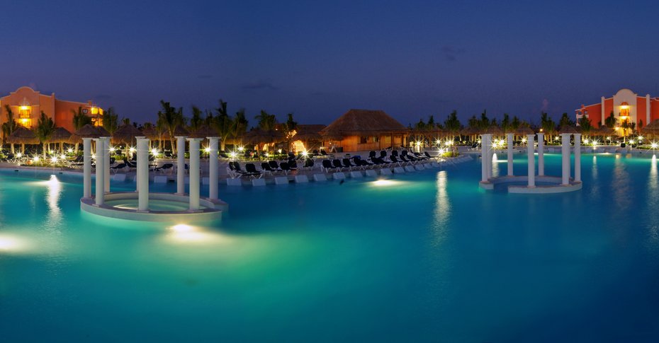 Grand Palladium Colonial exterior aerial