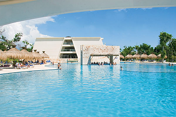 Grand Sirenis Riviera Maya exterior