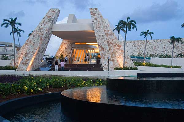 Grand Sirenis Riviera Maya exterior