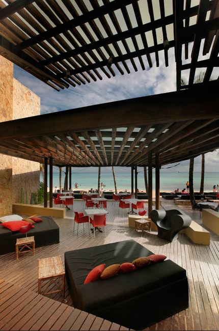 Mosquito Beach Hotel exterior