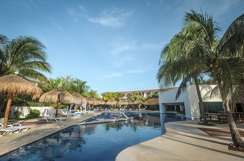 Oasis Tulum entrance