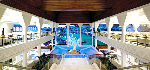 Platinum Yucatan Princess All Suites and Spa extérieur