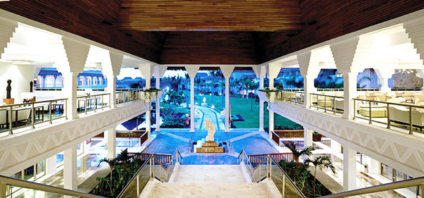 Platinum Yucatan Princess All Suites and Spa exterior