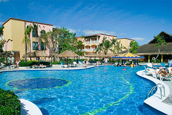 Riu Yucatan exterior