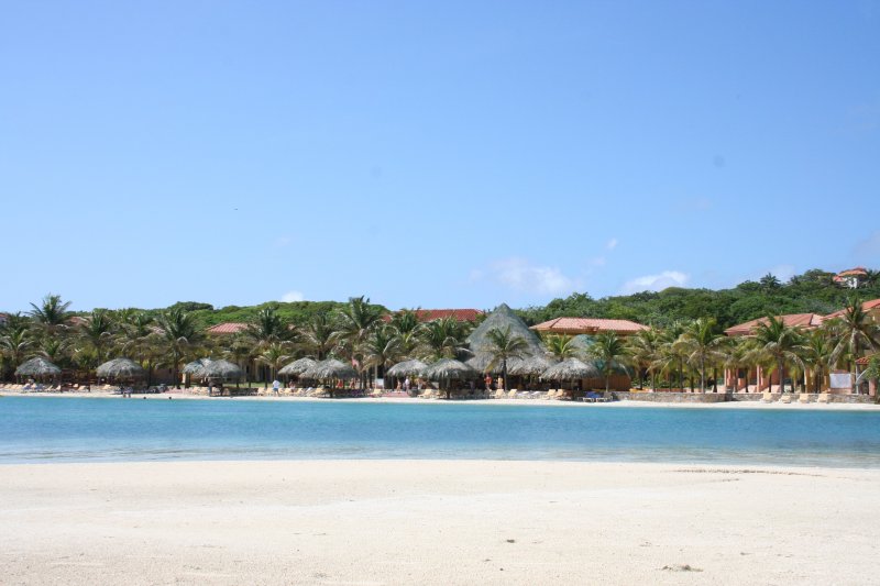 Parrot Tree Beach Resort exterior aerial