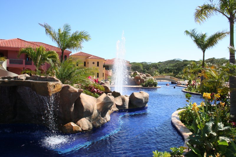 Parrot Tree Beach Resort exterior aerial