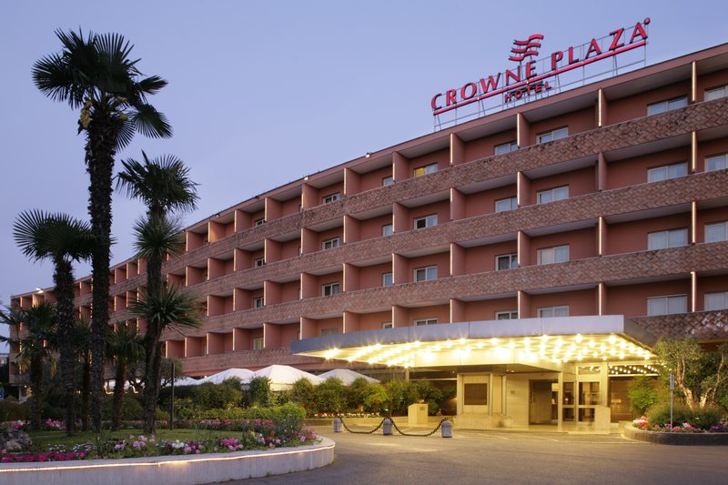 Crowne Plaza St Peter exterior at night