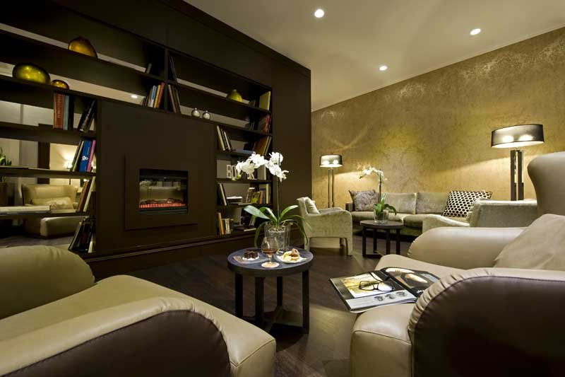 Crowne Plaza St Peter extérieur le soir