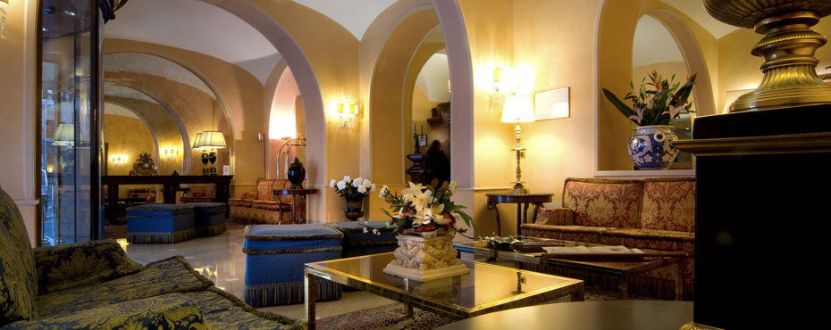 Hotel Marcella Royal lobby