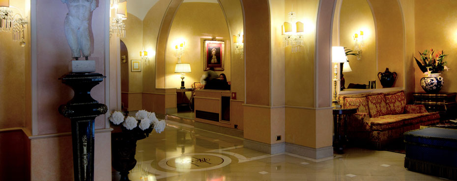 Hotel Marcella Royal lobby