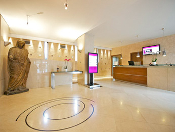 Mercure Colosseo entrance