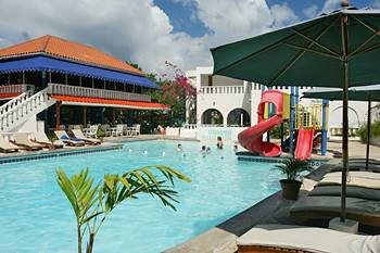 Franklyn D Resort piscine