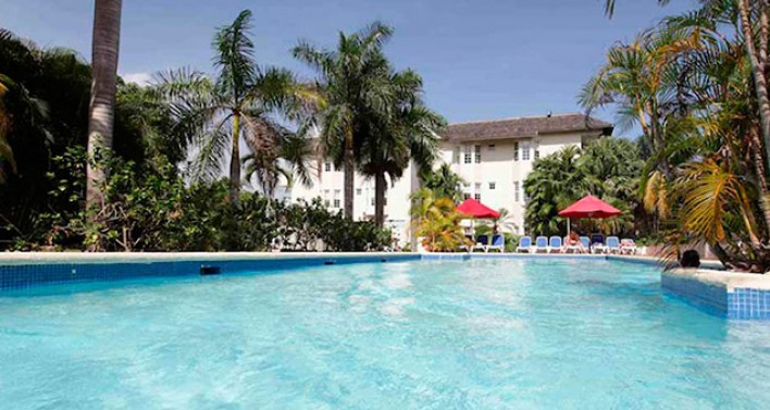 Royal Decameron Club Caribbean piscine