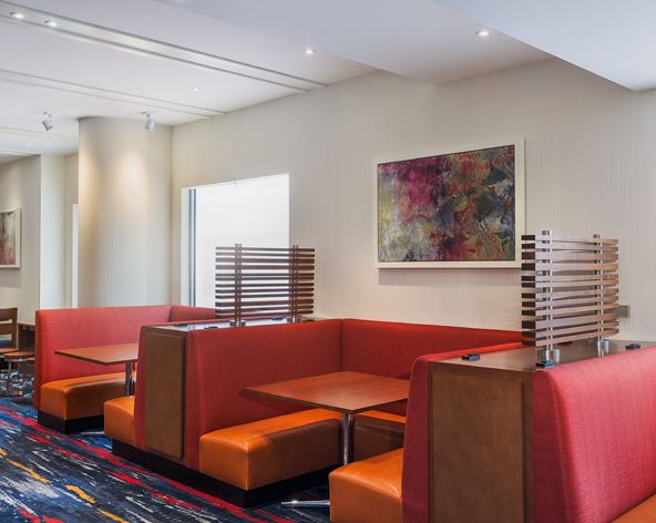 Holiday Inn Express Fishermans Wharf extérieur le soir