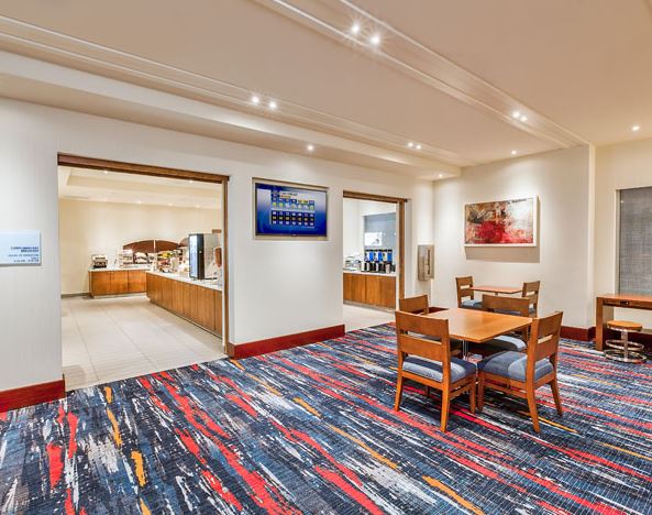 Holiday Inn Express Fishermans Wharf extérieur le soir