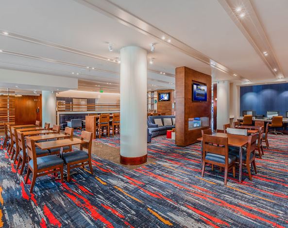 Holiday Inn Express Fishermans Wharf extérieur le soir