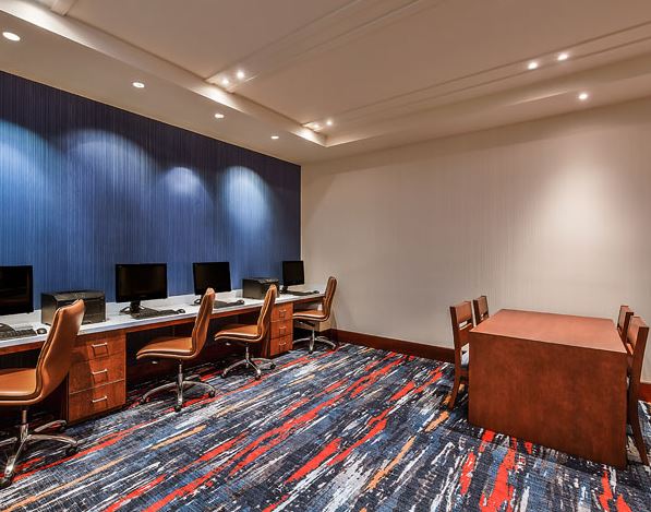 Holiday Inn Express Fishermans Wharf extérieur le soir