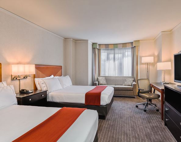 Holiday Inn Express Fishermans Wharf extérieur le soir