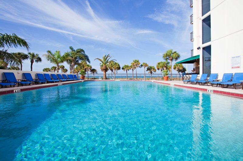 Holiday Inn Lido Beach exterior