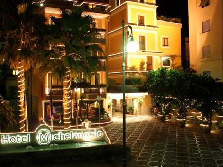 Hotel Michelangelo entrance