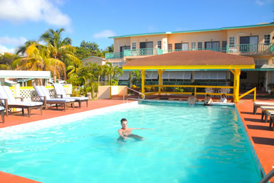 Bird Rock Hotel exterior