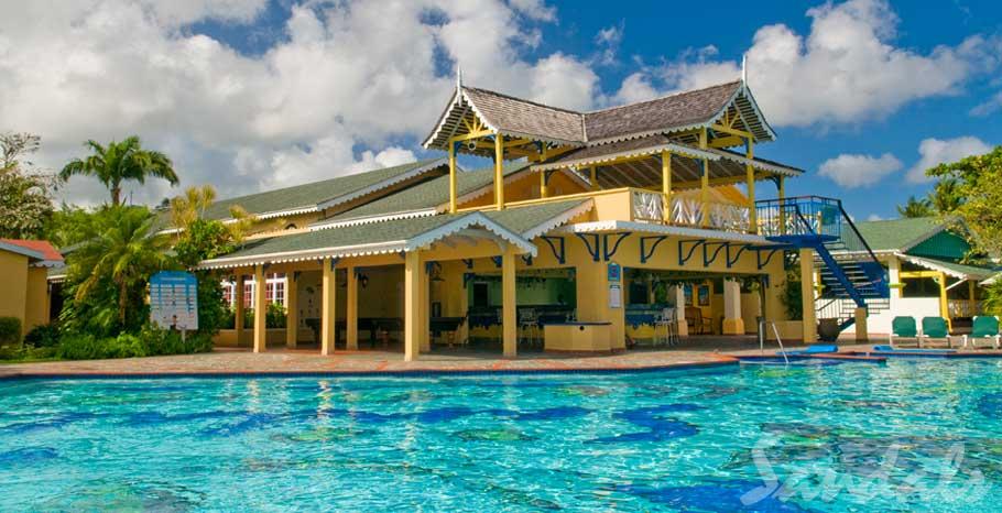 Sandals Halcyon piscine