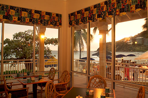 Divi Little Bay bar de plage