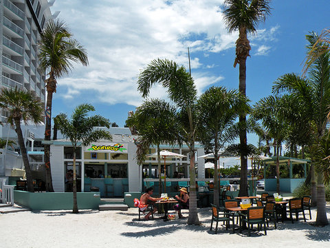 Grand Plaza Hotel exterior