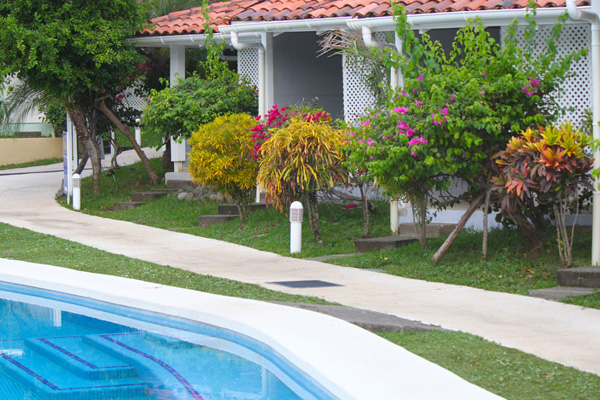 Best Western Camino A Tamarindo pool