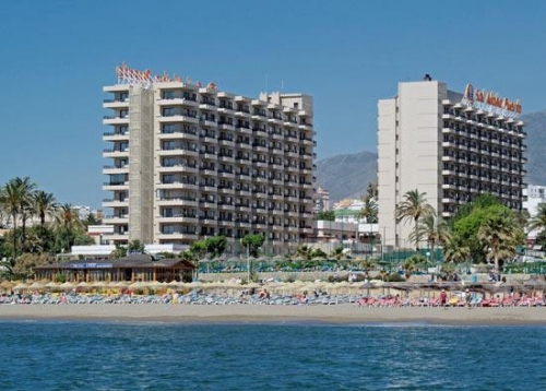 Sol Aloha Puerto exterior at night 