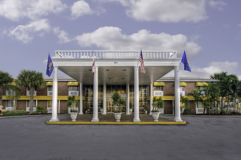 Best Western Palm Beach Lakes exterior