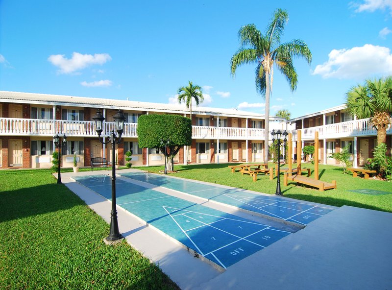 Best Western Palm Beach Lakes exterior