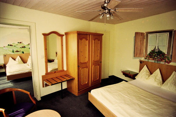 Leoneck Hotel room