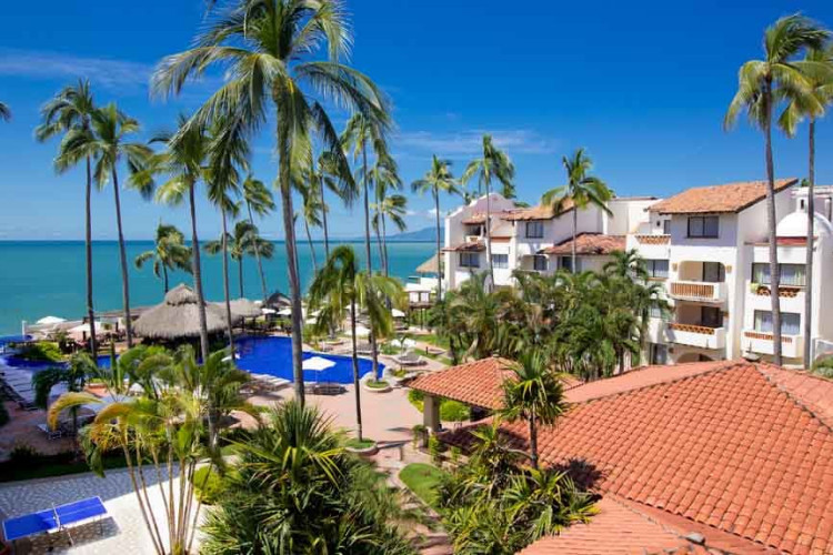 Plaza Pelicanos Grand